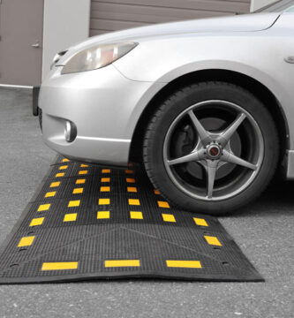 Instalación de speed bumps y humps