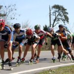 Velocidad y adrenalina en competiciones recreativas sobre ruedas