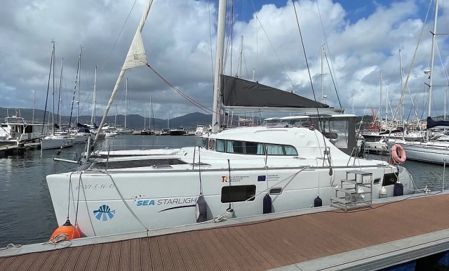 Alquiler barcos con patrón Vigo: entra la naturaleza, cultura y experiencias inolvidables en Galicia